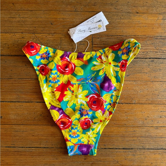 ‘FROU FROU’ FULL BOTTOM - Picture 3 of 11